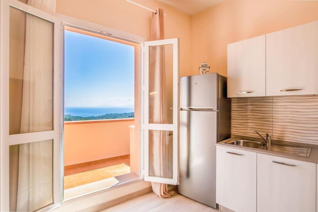 Alba Del Mare Apartment Capoliveri  Bagian luar foto