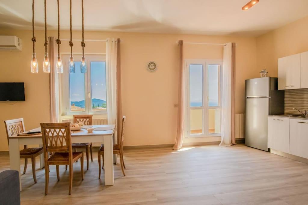 Alba Del Mare Apartment Capoliveri  Bagian luar foto